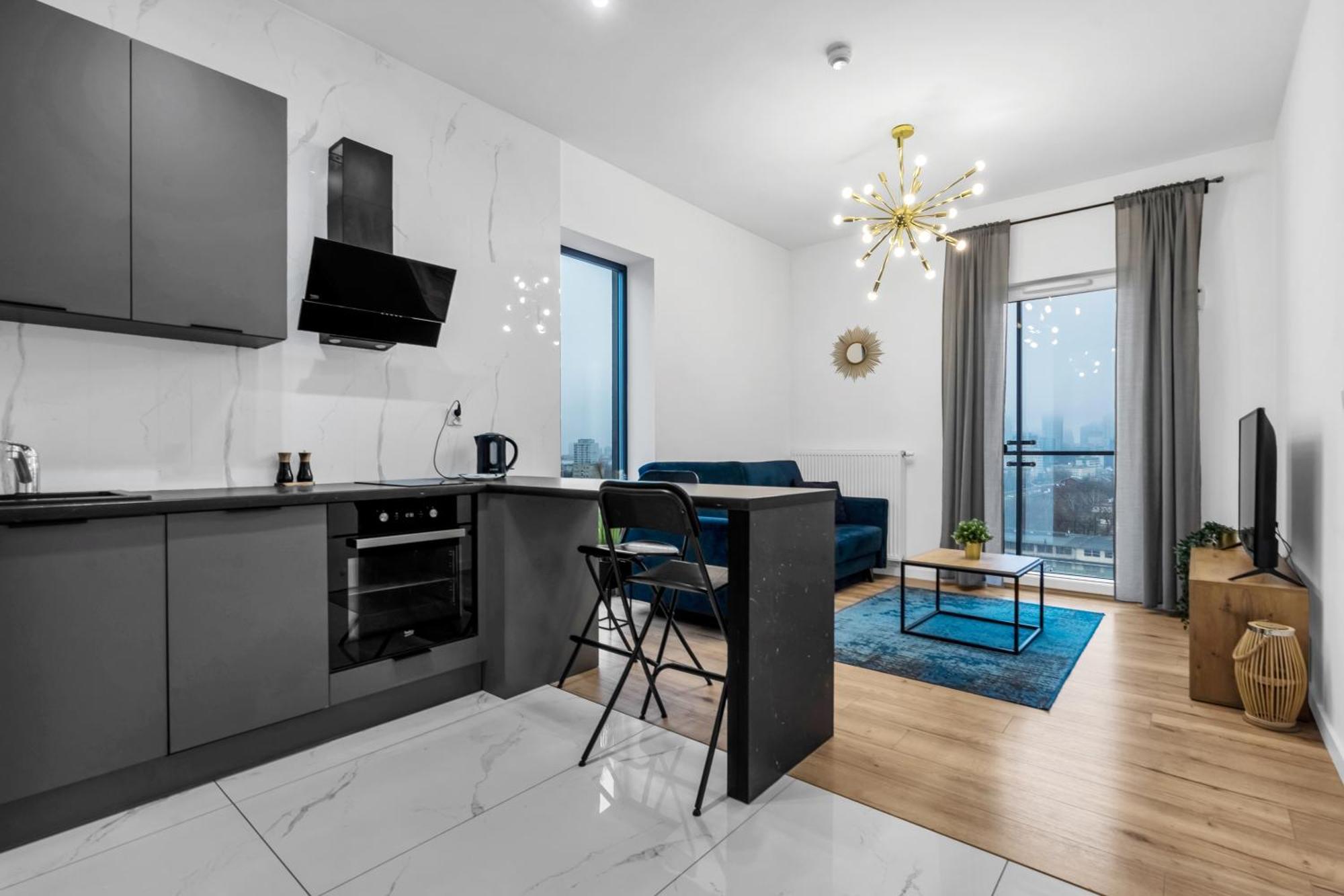 Apartamento Business - Air Conditioning, 10th Floor, View, Balcony - By Rentujemy *